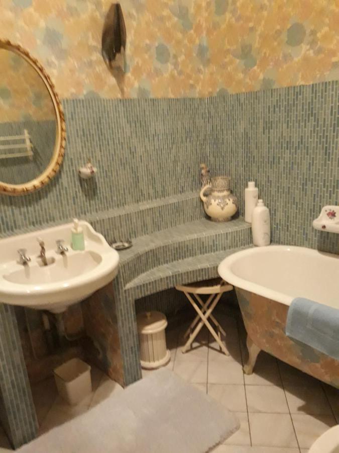 Chez Virginie - Chambre Du Bourg ลูร์ด ภายนอก รูปภาพ